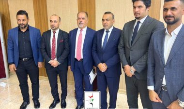 وفد مركز البوصلة للحوار يلتقي بوزير العمل  والشؤون الاجتماعية على هامش مشاركته بالندوة الحوارية التي نضمها مركز البيان للدراسات والتخطيط في بغداد.