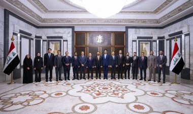 مركز البوصلة للحوار والدراسات يشارك في اجتماع نخبة مراكز الدراسات والبحوث العراقية مع رئيس مجلس الوزراء السيد علي فالح الزيدي  لبحث آليات تطوير عمل مراكز الدراسات وتعزيز تواصلها مع الجهات الحكومية، بما يسهم في دعم صناعة القرار وتقديم الرؤى والسياسات المبنية على البحث والتحليل.