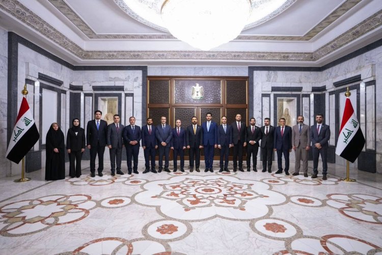 مركز البوصلة للحوار والدراسات يشارك في اجتماع نخبة مراكز الدراسات والبحوث العراقية مع رئيس مجلس الوزراء السيد علي فالح الزيدي  لبحث آليات تطوير عمل مراكز الدراسات وتعزيز تواصلها مع الجهات الحكومية، بما يسهم في دعم صناعة القرار وتقديم الرؤى والسياسات المبنية على البحث والتحليل.