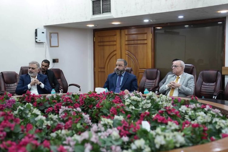 مركز البوصلة للحوار والدراسات يعقد جلسة نقاشية في بغداد موسومة بعنوان "دور المؤسسة التشريعية في مكافحة الفساد نحو دولة مؤسسات راسخة " بحضور نخبة من أعضاء مجلس النواب العراقي الحاليين والسابقين إلى جانب عدد من الشخصيات الأكاديمية والقانونية.