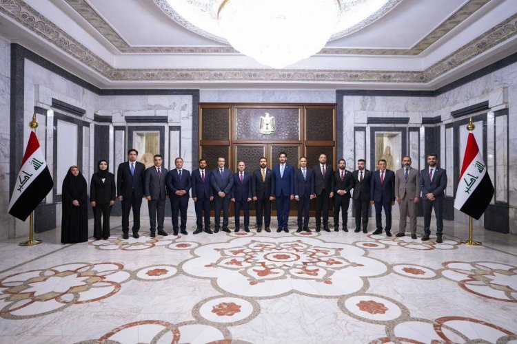 مركز البوصلة للحوار والدراسات يشارك في اجتماع نخبة مراكز الدراسات والبحوث العراقية مع رئيس مجلس الوزراء السيد علي فالح الزيدي  لبحث آليات تطوير عمل مراكز الدراسات وتعزيز تواصلها مع الجهات الحكومية، بما يسهم في دعم صناعة القرار وتقديم الرؤى والسياسات المبنية على البحث والتحليل.